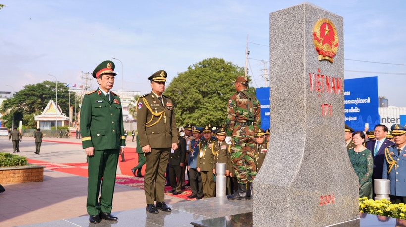 Vietnam, Cambodia promote border peace, friendship